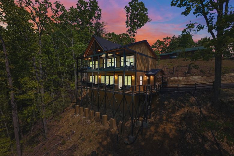 5 Reasons Why Smoky Mountain Cabin Rentals Shine at Night